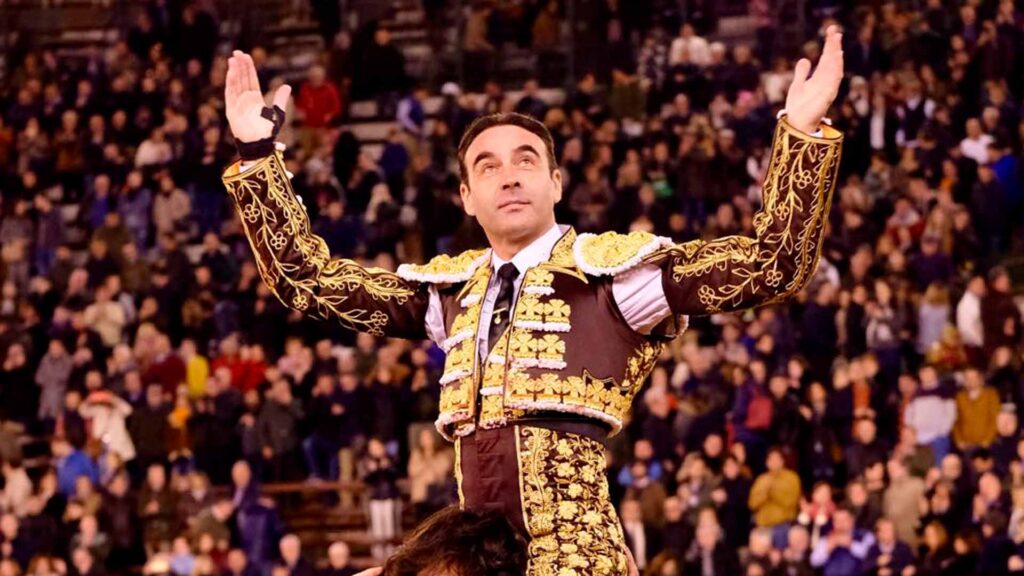 Enrique Ponce - Puerta Grande
