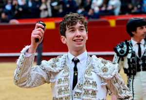 Israel Guirao paseo un oreja en Valencia